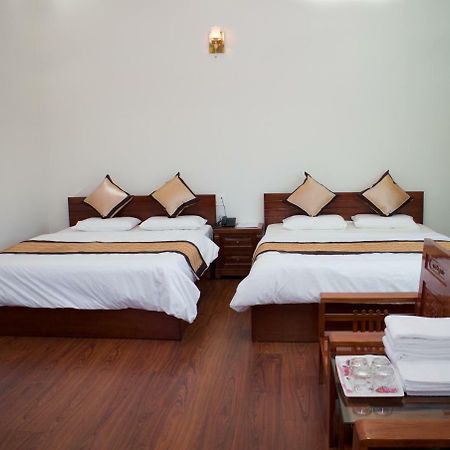 เหงียน ฟวก โฮเต็ล Hotel เปลกู ภายนอก รูปภาพ