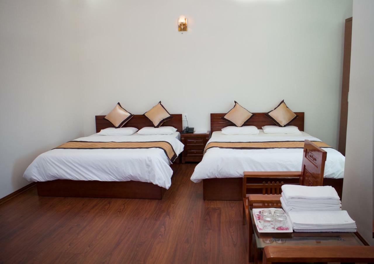 เหงียน ฟวก โฮเต็ล Hotel เปลกู ภายนอก รูปภาพ