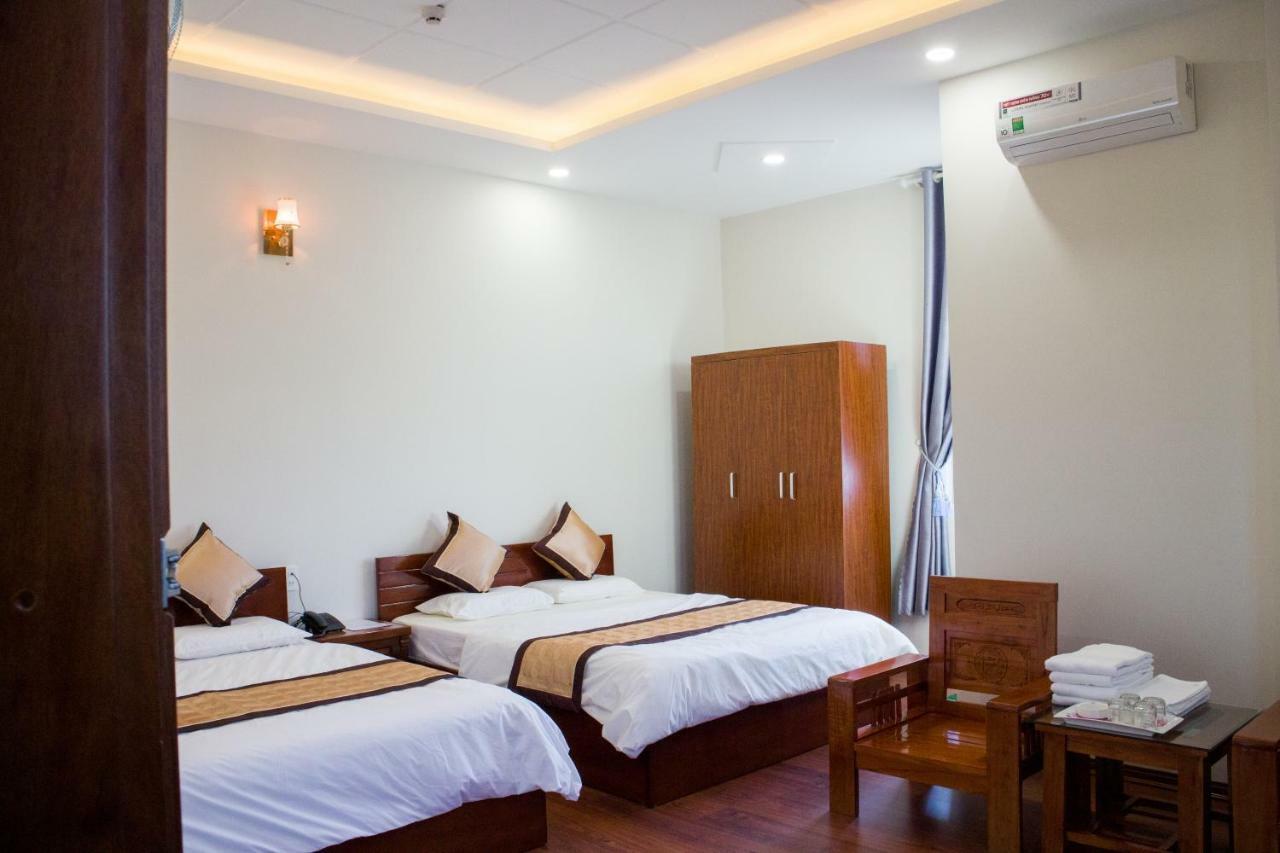 เหงียน ฟวก โฮเต็ล Hotel เปลกู ภายนอก รูปภาพ
